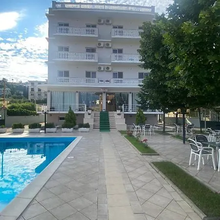 Relax & Golem (Tirana)