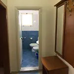 Relax & Hotel Golem (Tirana)
