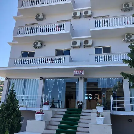 Ξενοδοχείο Relax & 3*