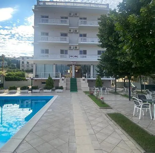 Relax & Golem (Tirana)